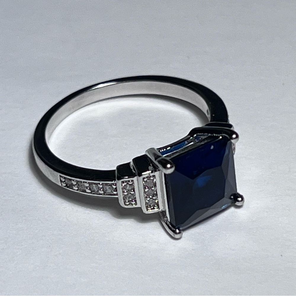 Sapphire Ring - Picture 5 of 5